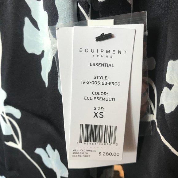 NWT Equipment Essential Navy Floral Satin Blouse XS - Picture 11 of 12